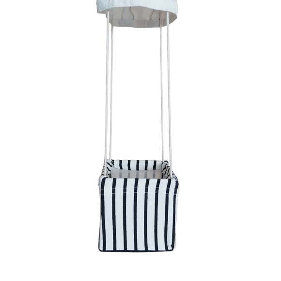 LIL PYAR BLACK FISH W/BUBBLES HOT AIR BALLOON MOBILE - Picture 4 of 6